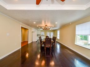 6623 Gulf Freeway, Houston TX 77087