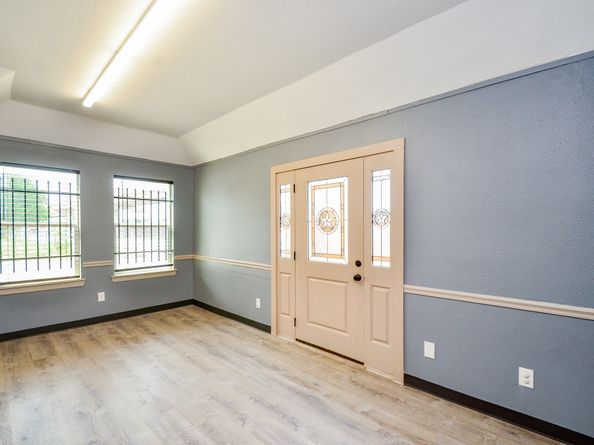 6623 Gulf Freeway, Houston TX 77087