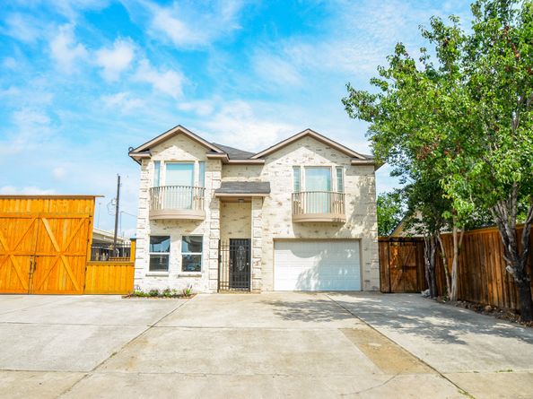 6623 Gulf Freeway, Houston TX 77087