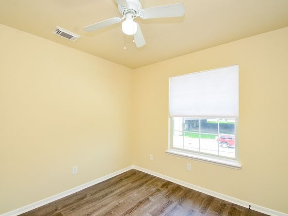 6623 Gulf Freeway, Houston TX 77087