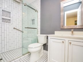 6623 Gulf Freeway, Houston TX 77087