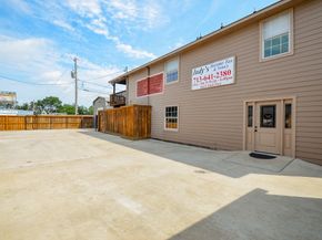 6623 Gulf Freeway, Houston TX 77087