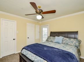 6623 Gulf Freeway, Houston TX 77087