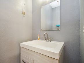 6623 Gulf Freeway, Houston TX 77087