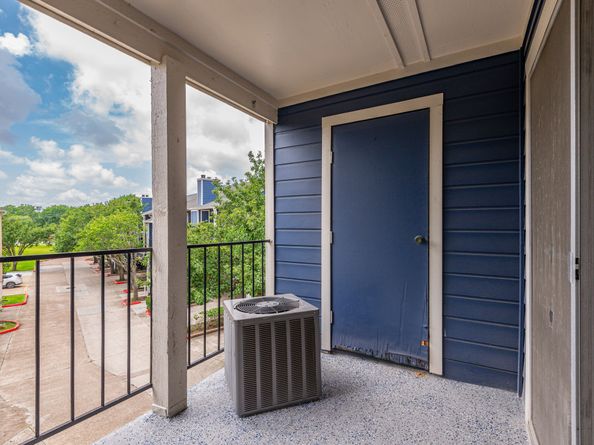 18519 Egret Bay Boulevard 1704, Webster TX 77058