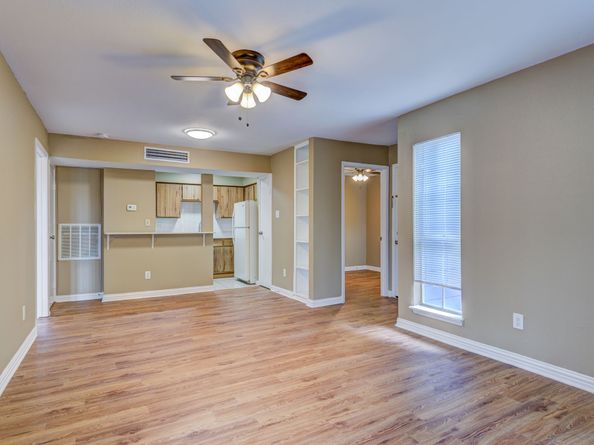 18519 Egret Bay Boulevard 1704, Webster TX 77058