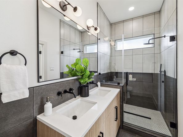 325 Tite Street A/B, Houston TX 77029