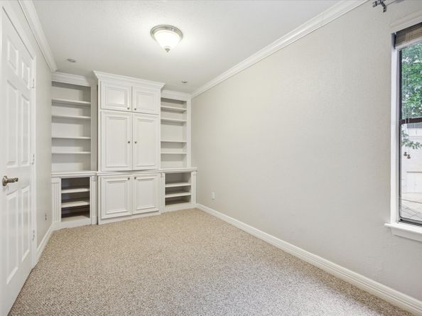 6310 Arnot Street, Houston TX 77007