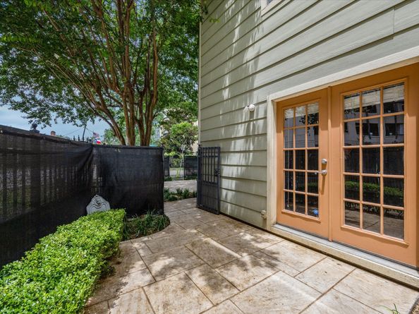 6310 Arnot Street, Houston TX 77007