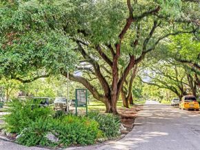 6310 Arnot Street, Houston TX 77007