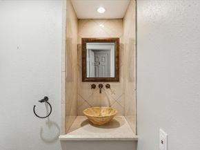 6310 Arnot Street, Houston TX 77007