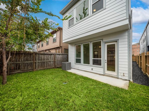 5337 Larkin Street, Houston TX 77007