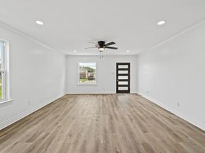 1404 Des Jardines Street, Houston TX 77023