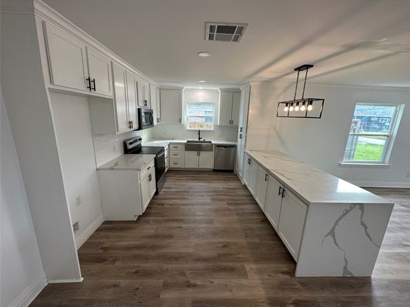 1404 Des Jardines Street, Houston TX 77023