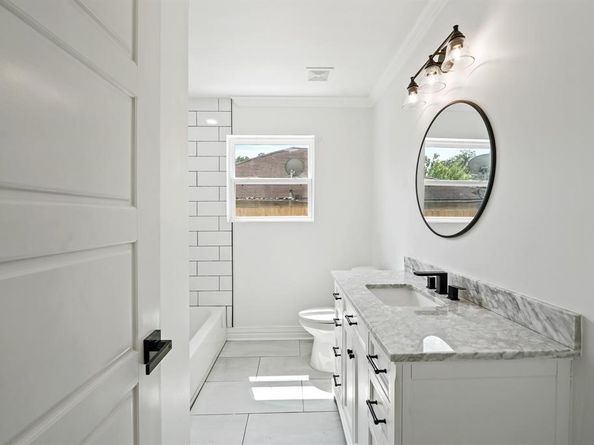 1404 Des Jardines Street, Houston TX 77023