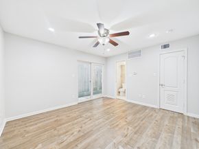 5333 Richmond Avenue 11, Houston TX 77056