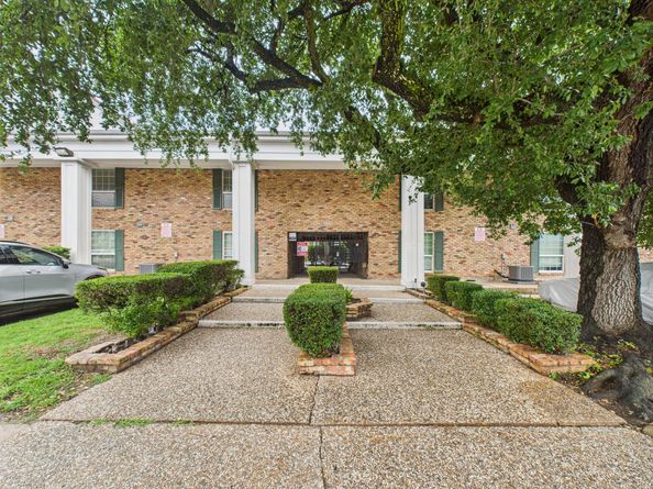 5333 Richmond Avenue 11, Houston TX 77056