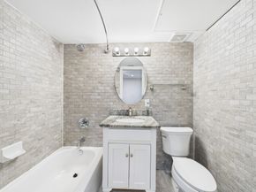 5333 Richmond Avenue 11, Houston TX 77056