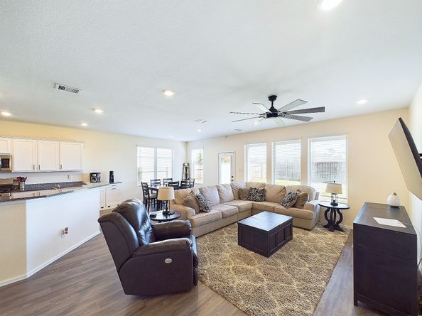 19191 Pinewood Grove Trail, New Caney TX 77357