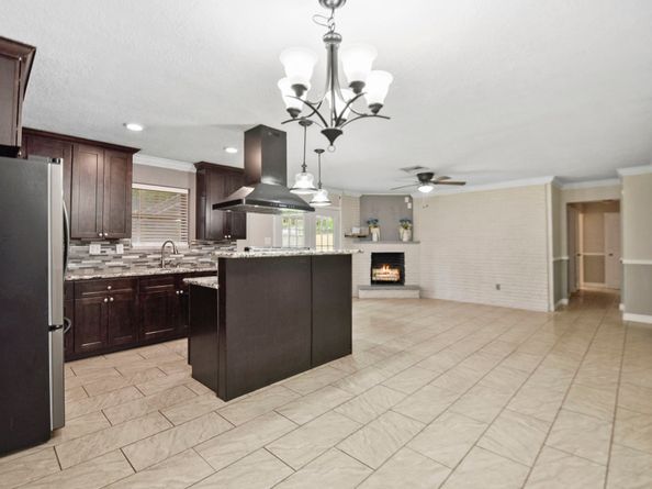 539 Edgebrook Drive, Houston TX 77034