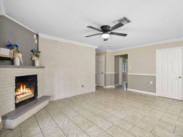 539 Edgebrook Drive, Houston TX 77034