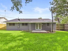 539 Edgebrook Drive, Houston TX 77034