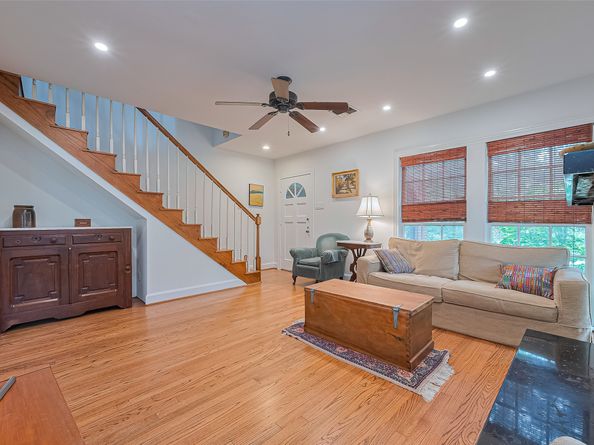 501 Gale Street, Houston TX 77009