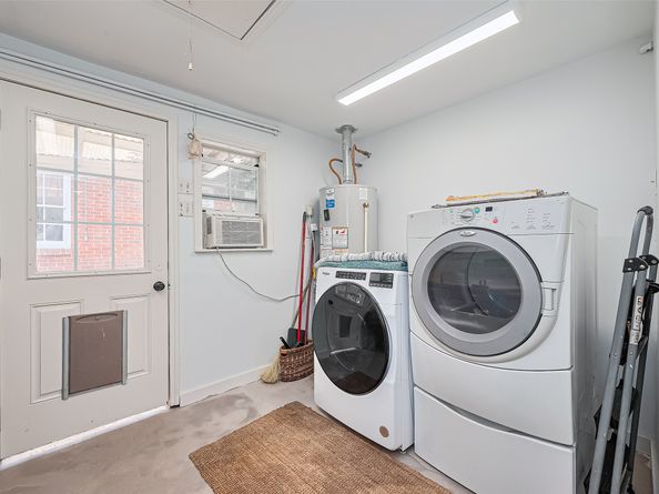 501 Gale Street, Houston TX 77009