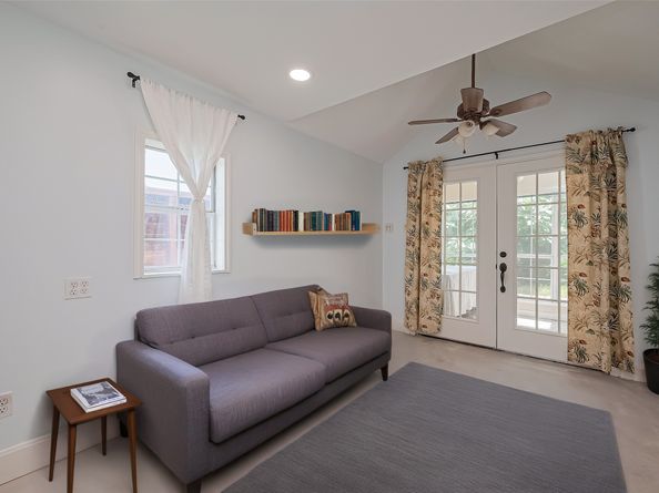 501 Gale Street, Houston TX 77009