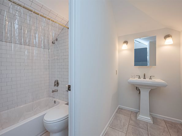 501 Gale Street, Houston TX 77009