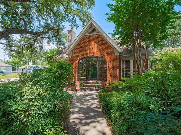 501 Gale Street, Houston TX 77009