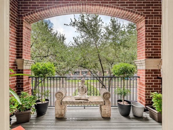 406 McGowen Street, Houston TX 77006