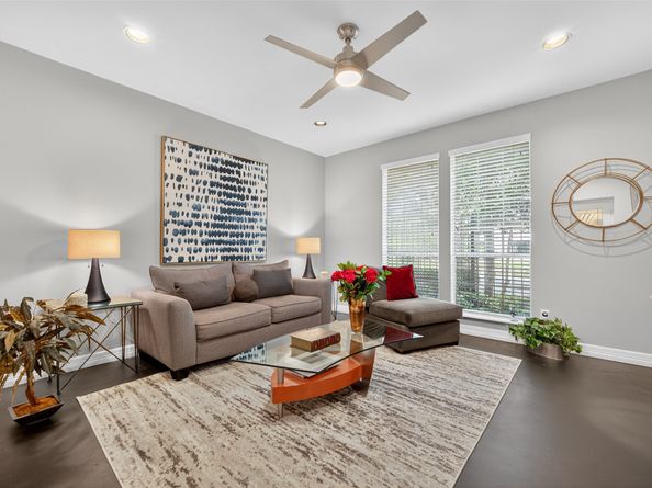 406 McGowen Street, Houston TX 77006