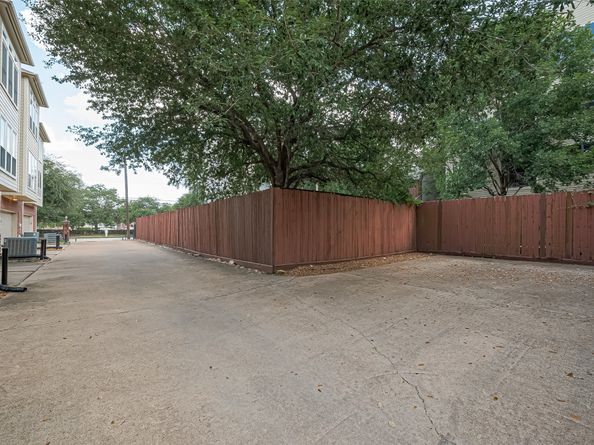 406 McGowen Street, Houston TX 77006