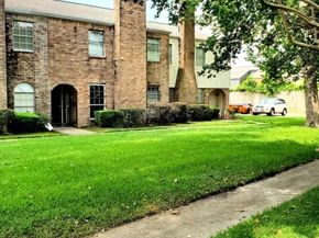 8728 Wilcrest Drive 8728, Houston TX 77099