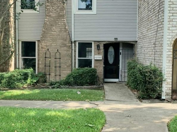 8728 Wilcrest Drive 8728, Houston TX 77099