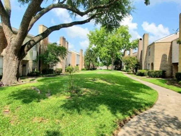 8728 Wilcrest Drive 8728, Houston TX 77099