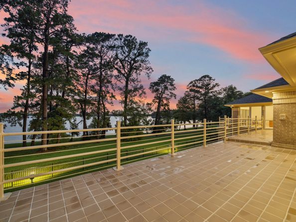 1627 Scenic Shore Drive, Kingwood TX 77345