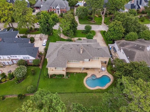 1627 Scenic Shore Drive, Kingwood TX 77345