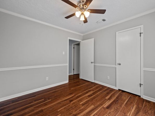 1406 Diana Court, Houston TX 77062