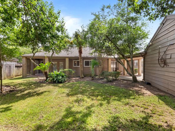 1406 Diana Court, Houston TX 77062