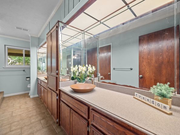 1406 Diana Court, Houston TX 77062