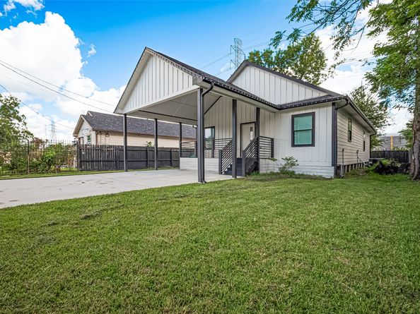 2015 Creston Drive, Houston TX 77026
