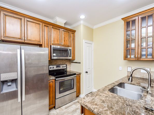 800 Country Place Drive 606, Houston TX 77079
