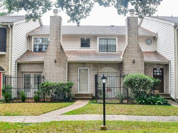 800 Country Place Drive