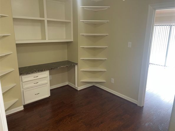 800 Country Place Drive 606, Houston TX 77079