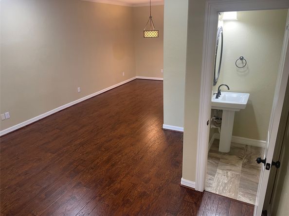 800 Country Place Drive 606, Houston TX 77079