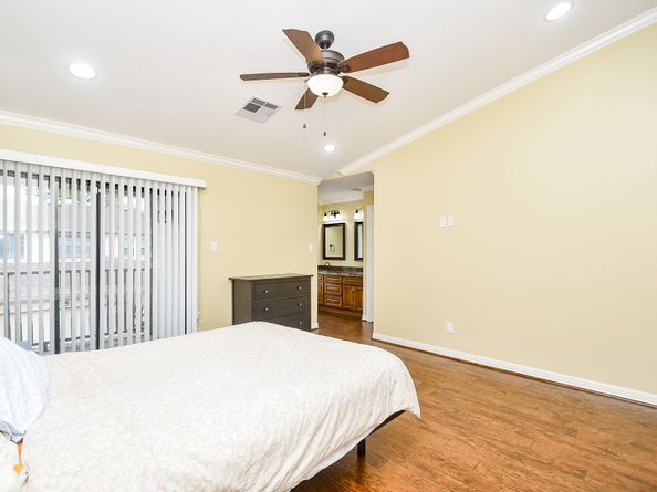 800 Country Place Drive 606, Houston TX 77079