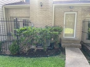800 Country Place Drive 606, Houston TX 77079