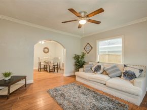 911 Wooding Street, Houston TX 77011
